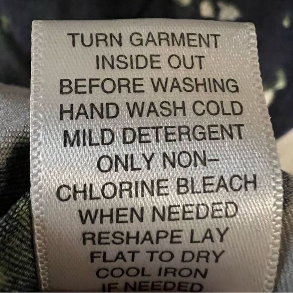 😊 3/$30 Vera Wang Simply Vera line Long sleeve top Front knot/flowy fabric Sz M - Picture 10 of 13